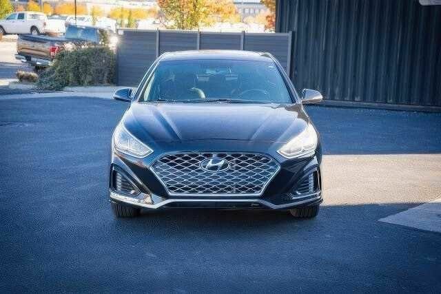 Черный Хендай Соната, объемом двигателя 2 л и пробегом 79 тыс. км за 7100 $, фото 1 на Automoto.ua