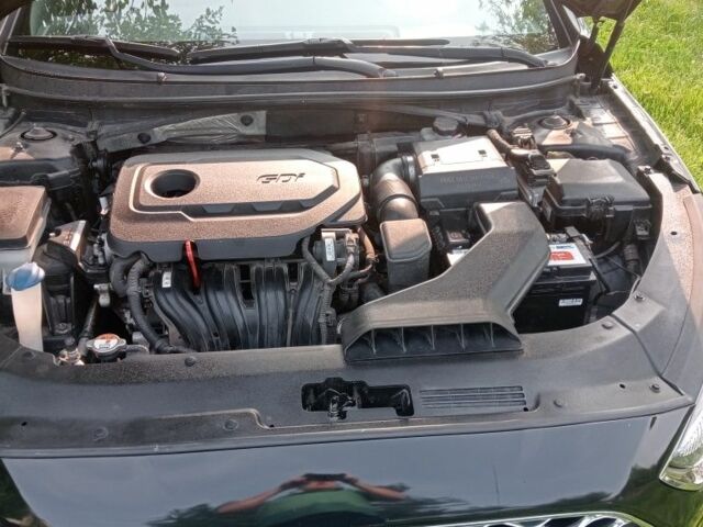 Черный Хендай Соната, объемом двигателя 2.4 л и пробегом 154 тыс. км за 13200 $, фото 1 на Automoto.ua