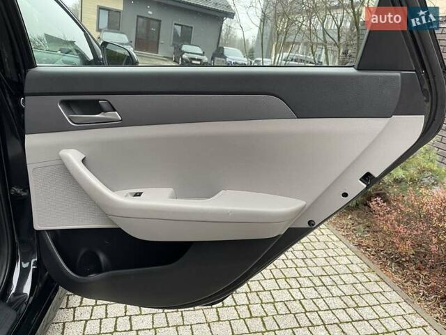 Черный Хендай Соната, объемом двигателя 2.4 л и пробегом 47 тыс. км за 14200 $, фото 18 на Automoto.ua