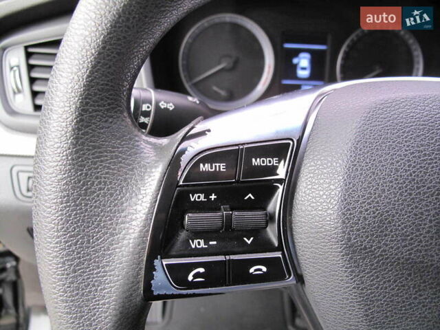 Чорний Хендай Соната, об'ємом двигуна 2 л та пробігом 396 тис. км за 14500 $, фото 23 на Automoto.ua