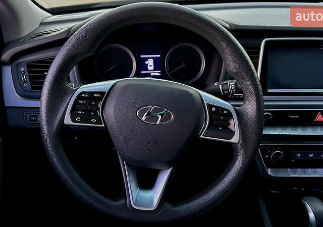 Черный Хендай Соната, объемом двигателя 2 л и пробегом 171 тыс. км за 12650 $, фото 14 на Automoto.ua