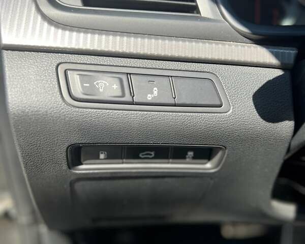 Черный Хендай Соната, объемом двигателя 2.36 л и пробегом 134 тыс. км за 14900 $, фото 11 на Automoto.ua