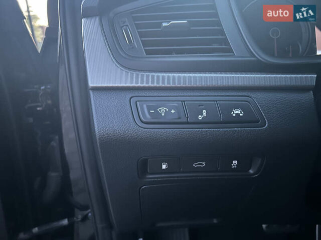 Чорний Хендай Соната, об'ємом двигуна 2 л та пробігом 102 тис. км за 14800 $, фото 5 на Automoto.ua