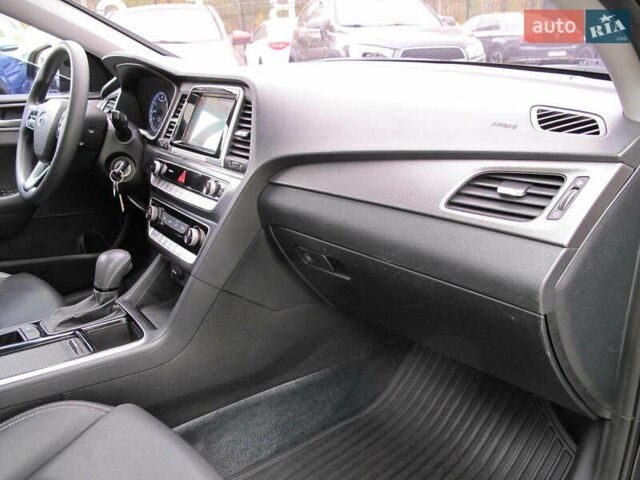 Чорний Хендай Соната, об'ємом двигуна 2 л та пробігом 396 тис. км за 14500 $, фото 60 на Automoto.ua