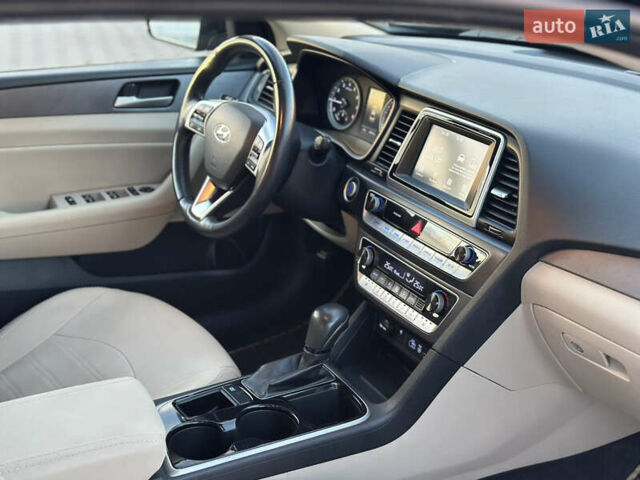 Черный Хендай Соната, объемом двигателя 2.4 л и пробегом 140 тыс. км за 13600 $, фото 18 на Automoto.ua