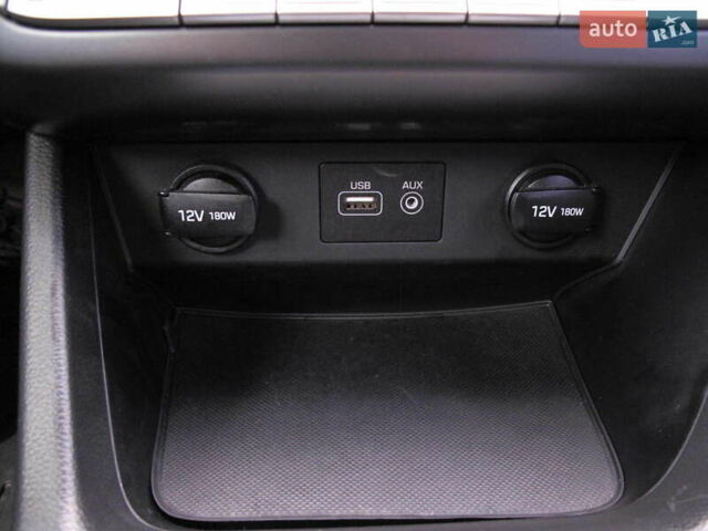 Чорний Хендай Соната, об'ємом двигуна 2 л та пробігом 396 тис. км за 14500 $, фото 36 на Automoto.ua