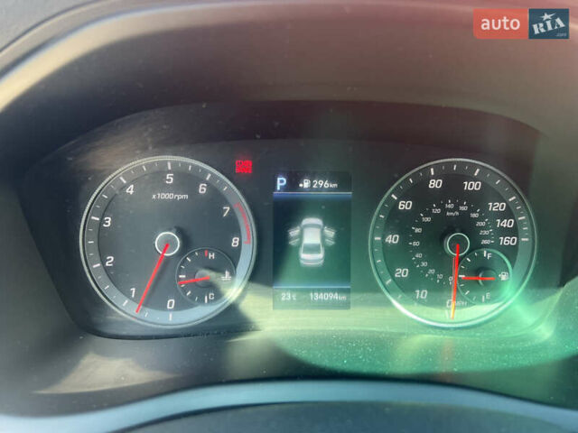 Чорний Хендай Соната, об'ємом двигуна 2.36 л та пробігом 137 тис. км за 14000 $, фото 12 на Automoto.ua