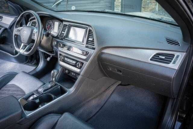 Черный Хендай Соната, объемом двигателя 2 л и пробегом 79 тыс. км за 7100 $, фото 15 на Automoto.ua