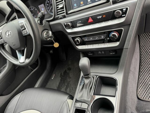 Черный Хендай Соната, объемом двигателя 2.4 л и пробегом 91 тыс. км за 10900 $, фото 21 на Automoto.ua