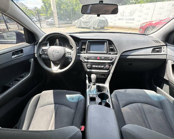 Чорний Хендай Соната, об'ємом двигуна 2.4 л та пробігом 154 тис. км за 11500 $, фото 7 на Automoto.ua