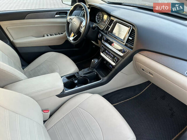 Черный Хендай Соната, объемом двигателя 2.4 л и пробегом 140 тыс. км за 13600 $, фото 19 на Automoto.ua