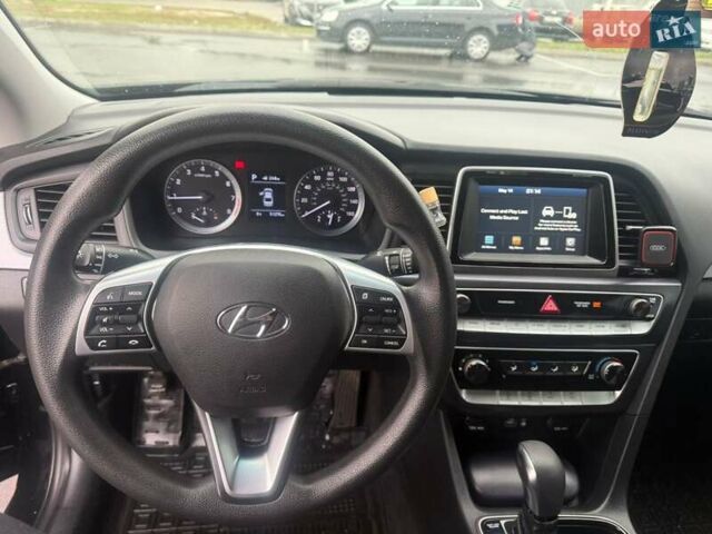 Черный Хендай Соната, объемом двигателя 2.36 л и пробегом 81 тыс. км за 12600 $, фото 16 на Automoto.ua