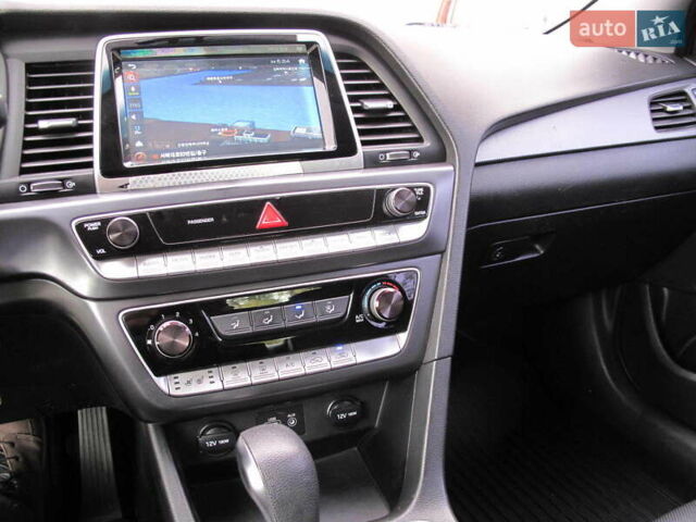 Чорний Хендай Соната, об'ємом двигуна 2 л та пробігом 396 тис. км за 14500 $, фото 31 на Automoto.ua