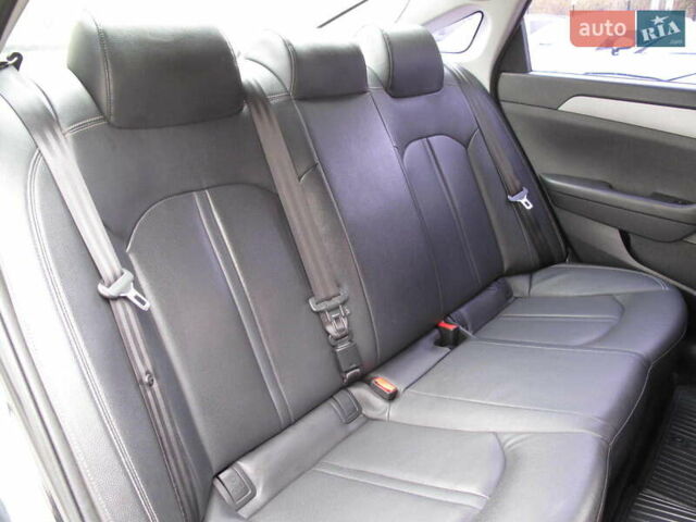 Чорний Хендай Соната, об'ємом двигуна 2 л та пробігом 396 тис. км за 14500 $, фото 64 на Automoto.ua