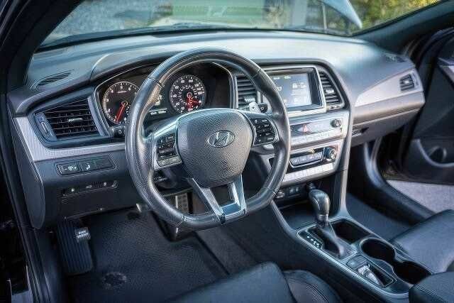 Черный Хендай Соната, объемом двигателя 2 л и пробегом 79 тыс. км за 7100 $, фото 9 на Automoto.ua