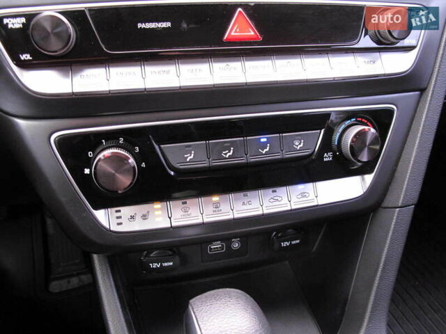 Чорний Хендай Соната, об'ємом двигуна 2 л та пробігом 396 тис. км за 14500 $, фото 32 на Automoto.ua