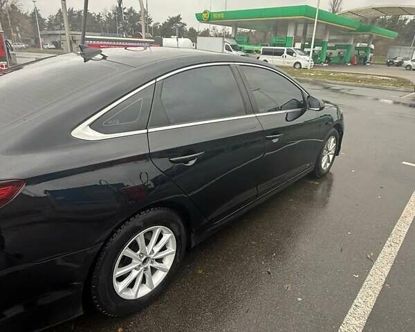 Черный Хендай Соната, объемом двигателя 2.36 л и пробегом 81 тыс. км за 12600 $, фото 6 на Automoto.ua