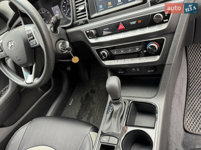 Черный Хендай Соната, объемом двигателя 2.4 л и пробегом 91 тыс. км за 11900 $, фото 29 на Automoto.ua