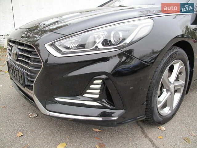 Чорний Хендай Соната, об'ємом двигуна 2 л та пробігом 396 тис. км за 14500 $, фото 2 на Automoto.ua