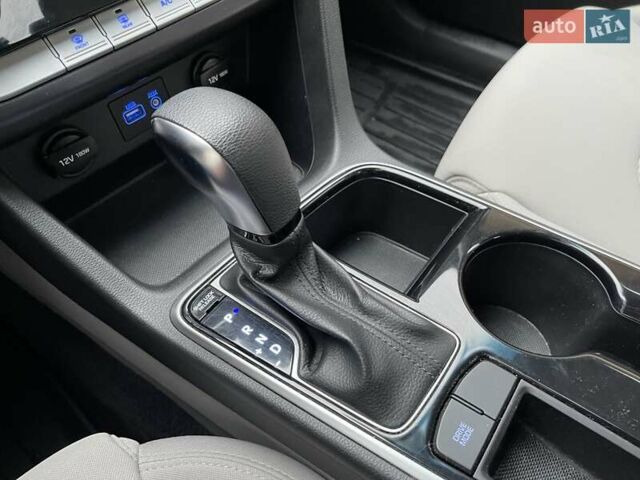 Черный Хендай Соната, объемом двигателя 2.4 л и пробегом 47 тыс. км за 14200 $, фото 28 на Automoto.ua