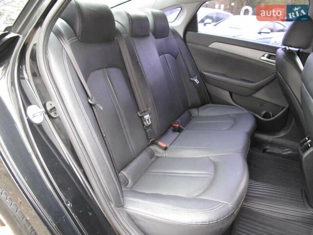 Чорний Хендай Соната, об'ємом двигуна 2 л та пробігом 396 тис. км за 14500 $, фото 65 на Automoto.ua