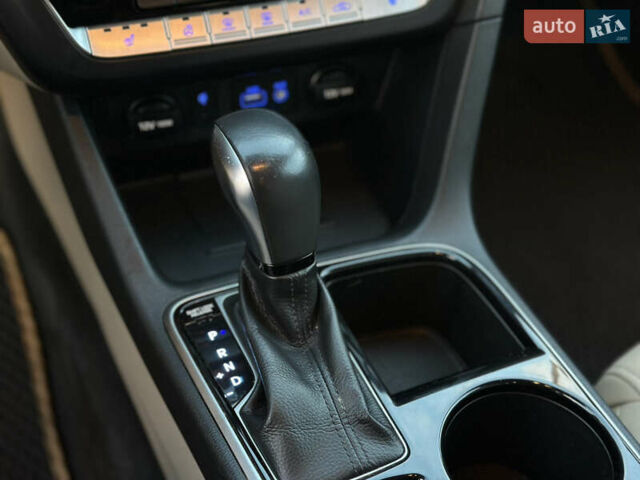 Черный Хендай Соната, объемом двигателя 2.4 л и пробегом 140 тыс. км за 13600 $, фото 29 на Automoto.ua