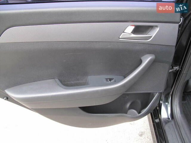 Чорний Хендай Соната, об'ємом двигуна 2 л та пробігом 396 тис. км за 14500 $, фото 47 на Automoto.ua