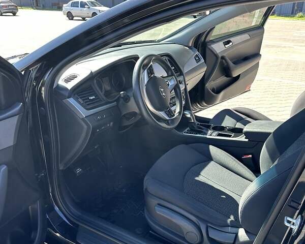 Хендай Соната 2018 в Черкассах на Automoto.ua Черный Хендай Соната, объемом двигателя 2.4 л и пробегом 62 тыс. км за 15700 $, фото 8 на Automoto.ua