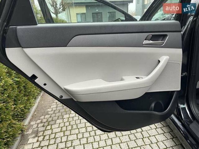 Черный Хендай Соната, объемом двигателя 2.4 л и пробегом 47 тыс. км за 14200 $, фото 17 на Automoto.ua