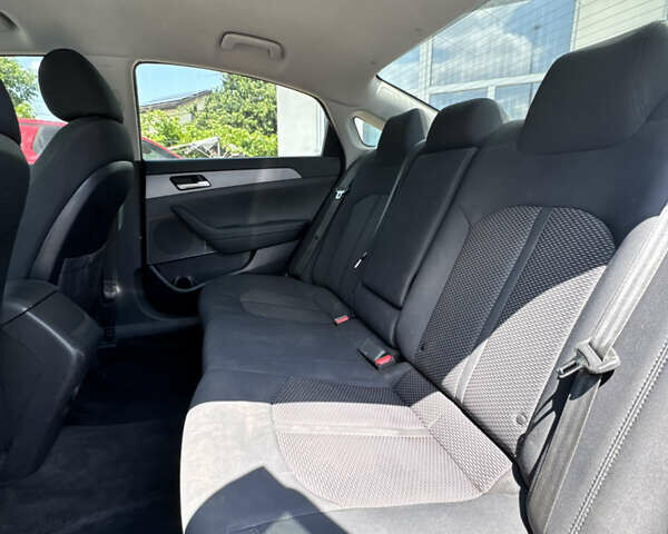 Чорний Хендай Соната, об'ємом двигуна 2.4 л та пробігом 154 тис. км за 11500 $, фото 8 на Automoto.ua