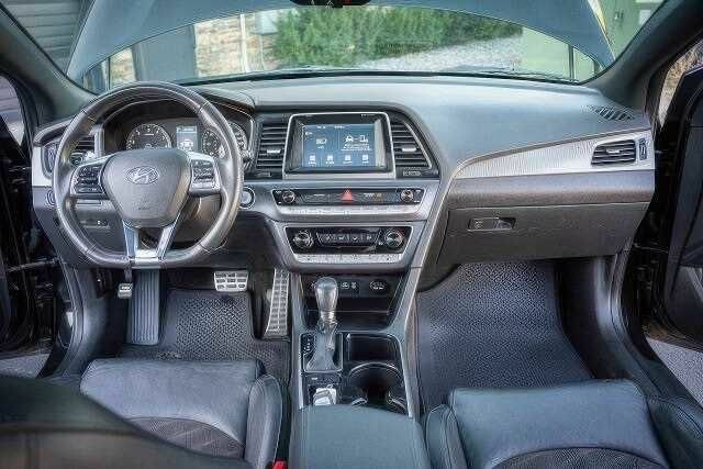 Черный Хендай Соната, объемом двигателя 2 л и пробегом 79 тыс. км за 7100 $, фото 14 на Automoto.ua