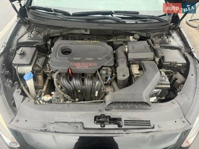 Черный Хендай Соната, объемом двигателя 2.36 л и пробегом 81 тыс. км за 12600 $, фото 10 на Automoto.ua
