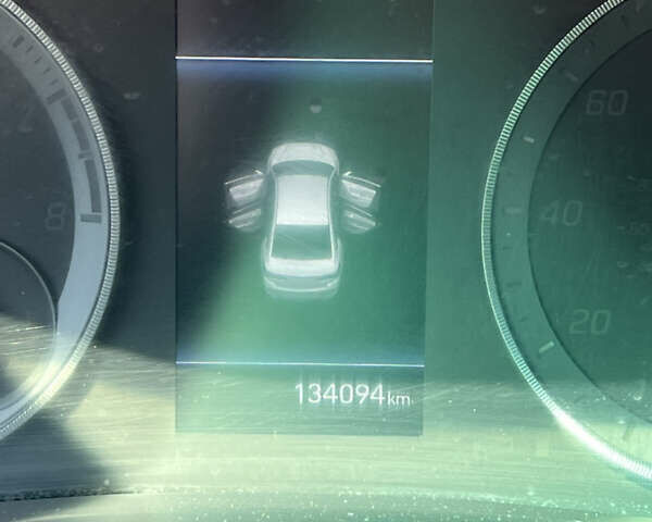 Чорний Хендай Соната, об'ємом двигуна 2.36 л та пробігом 137 тис. км за 14000 $, фото 11 на Automoto.ua