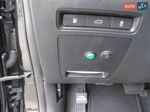 Чорний Хендай Соната, об'ємом двигуна 2 л та пробігом 396 тис. км за 14500 $, фото 22 на Automoto.ua