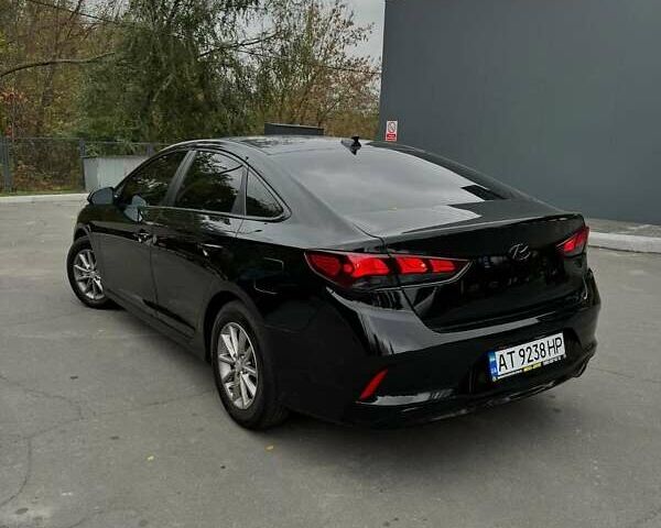 Черный Хендай Соната, объемом двигателя 2.36 л и пробегом 185 тыс. км за 12300 $, фото 4 на Automoto.ua