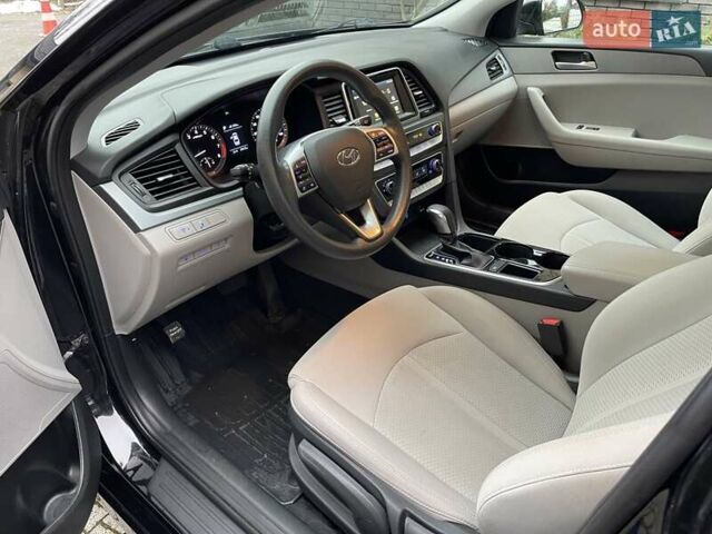 Черный Хендай Соната, объемом двигателя 2.4 л и пробегом 47 тыс. км за 14200 $, фото 12 на Automoto.ua