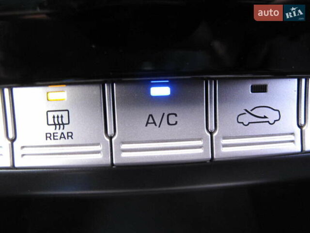 Чорний Хендай Соната, об'ємом двигуна 2 л та пробігом 396 тис. км за 14500 $, фото 34 на Automoto.ua