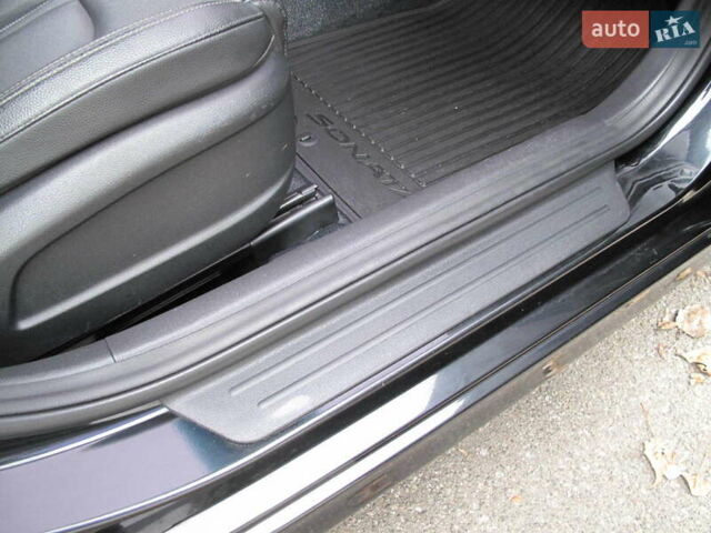 Чорний Хендай Соната, об'ємом двигуна 2 л та пробігом 396 тис. км за 14500 $, фото 56 на Automoto.ua