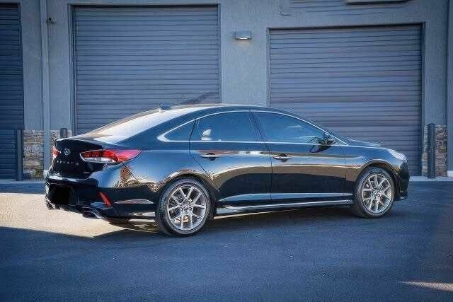 Черный Хендай Соната, объемом двигателя 2 л и пробегом 79 тыс. км за 7100 $, фото 3 на Automoto.ua