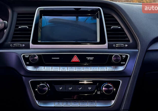 Черный Хендай Соната, объемом двигателя 2 л и пробегом 171 тыс. км за 12650 $, фото 10 на Automoto.ua