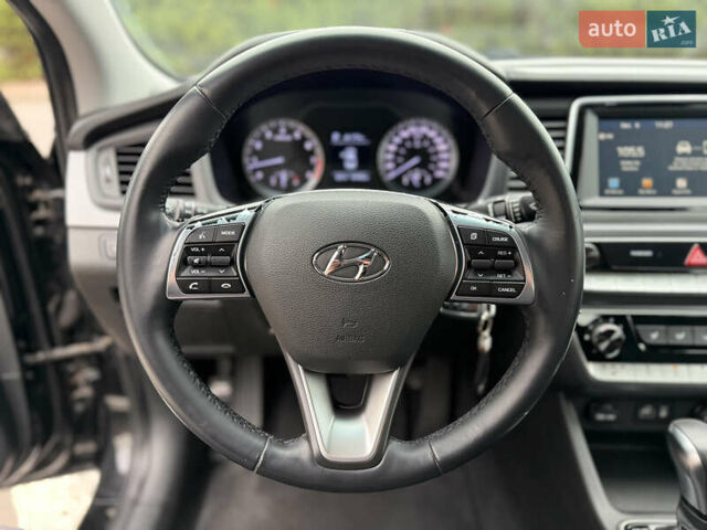 Чорний Хендай Соната, об'ємом двигуна 2.36 л та пробігом 104 тис. км за 12999 $, фото 14 на Automoto.ua