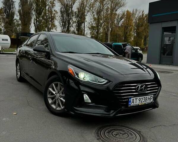 Черный Хендай Соната, объемом двигателя 2.36 л и пробегом 185 тыс. км за 12300 $, фото 2 на Automoto.ua