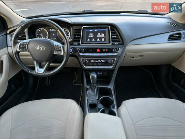Черный Хендай Соната, объемом двигателя 2.4 л и пробегом 140 тыс. км за 13600 $, фото 25 на Automoto.ua