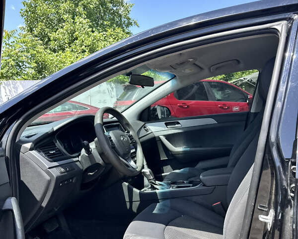 Чорний Хендай Соната, об'ємом двигуна 2.4 л та пробігом 154 тис. км за 11500 $, фото 4 на Automoto.ua