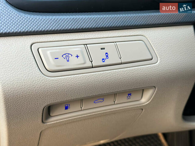 Черный Хендай Соната, объемом двигателя 2.4 л и пробегом 140 тыс. км за 13600 $, фото 15 на Automoto.ua