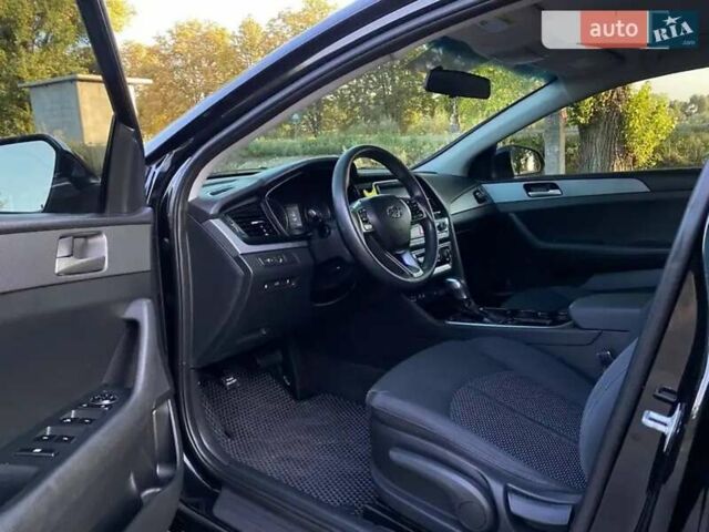 Чорний Хендай Соната, об'ємом двигуна 2.36 л та пробігом 72 тис. км за 14500 $, фото 14 на Automoto.ua