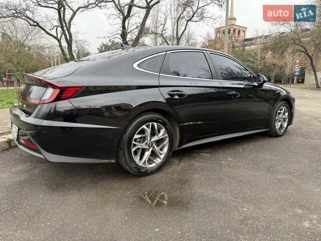 Черный Хендай Соната, объемом двигателя 2 л и пробегом 164 тыс. км за 20000 $, фото 6 на Automoto.ua