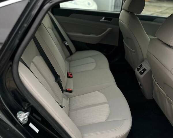 Чорний Хендай Соната, об'ємом двигуна 2 л та пробігом 45 тис. км за 19999 $, фото 17 на Automoto.ua