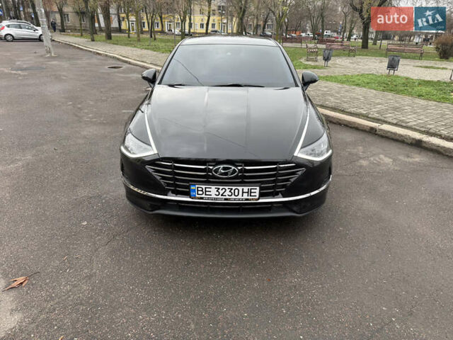 Черный Хендай Соната, объемом двигателя 2 л и пробегом 164 тыс. км за 20000 $, фото 1 на Automoto.ua