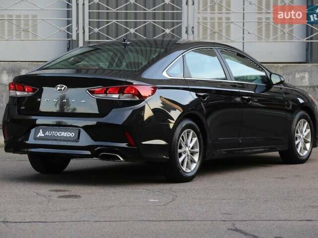 Чорний Хендай Соната, об'ємом двигуна 2.36 л та пробігом 77 тис. км за 13900 $, фото 6 на Automoto.ua